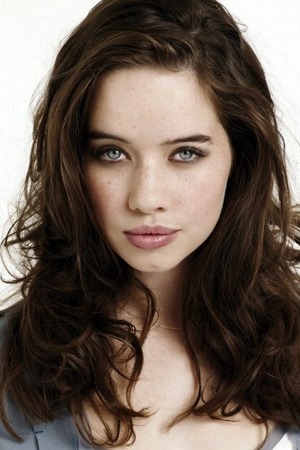 anna-popplewell-profile